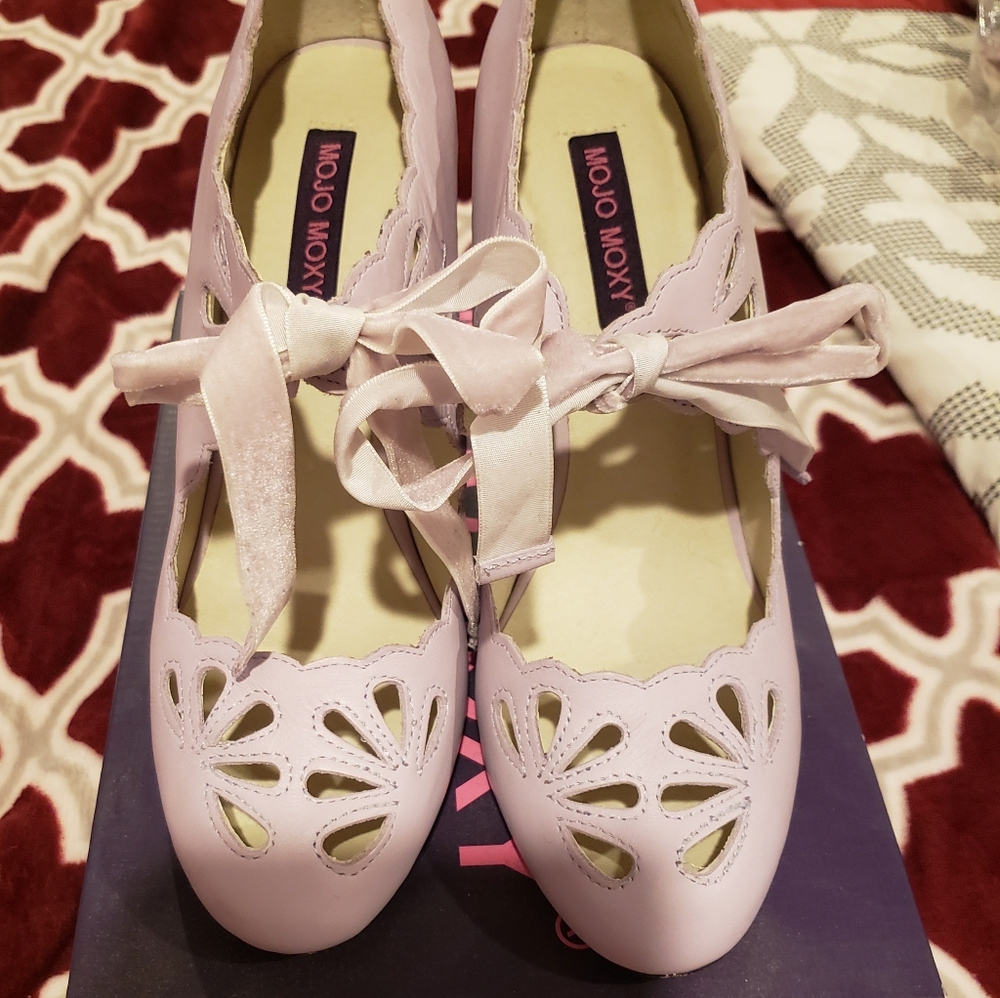 Mojo Moxy Lilac Cutout Ballet Flats with Bow